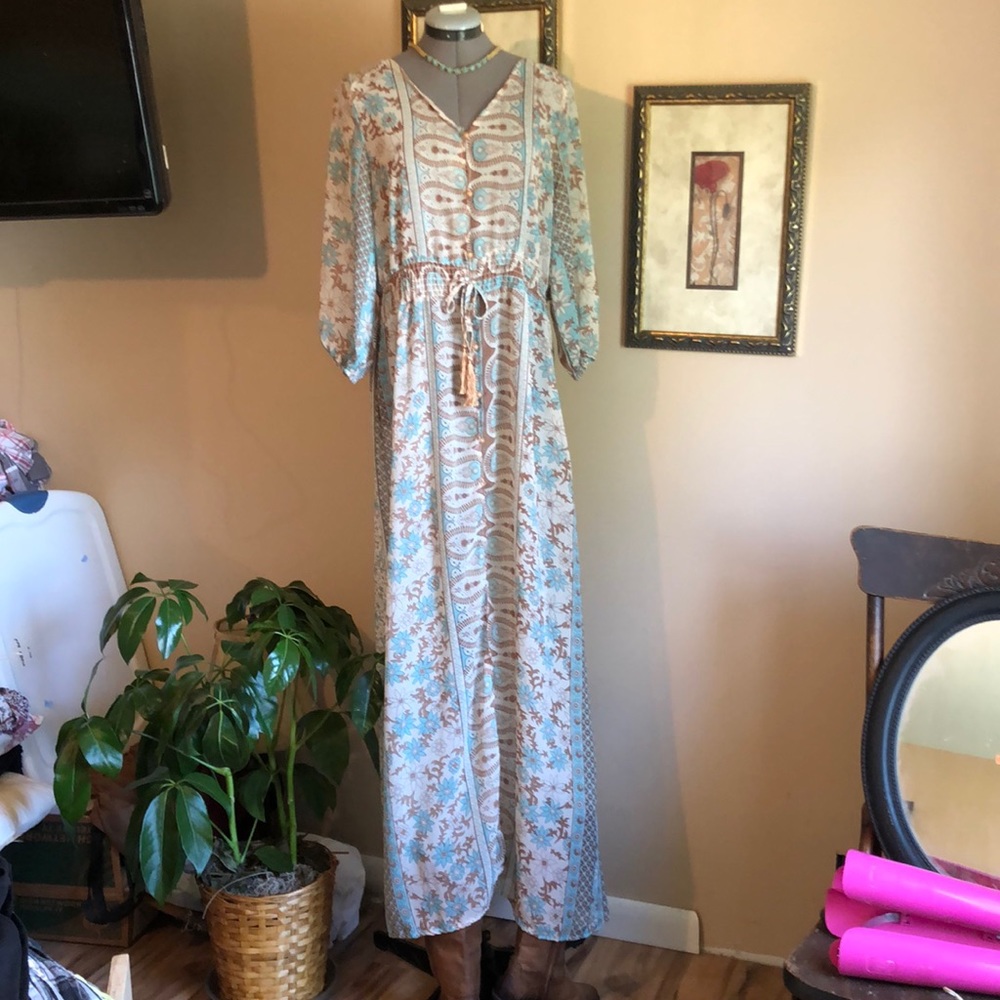 NWT- Vicabo Semi sheer dress long‎